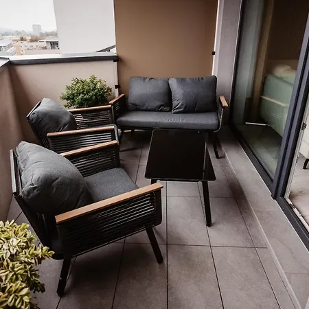 Ah Albelli Ii Free Parking *